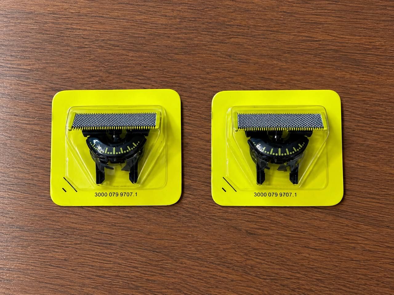 Replacement attachments for a beard trimmer, part number 3000 079 9707.1 2