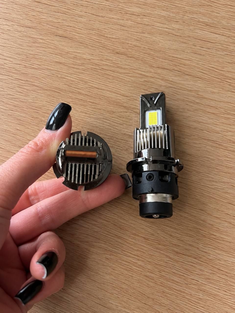 Żarówki LED do reflektorów samochodowych z radiatorem – komplet 2 szt. 2