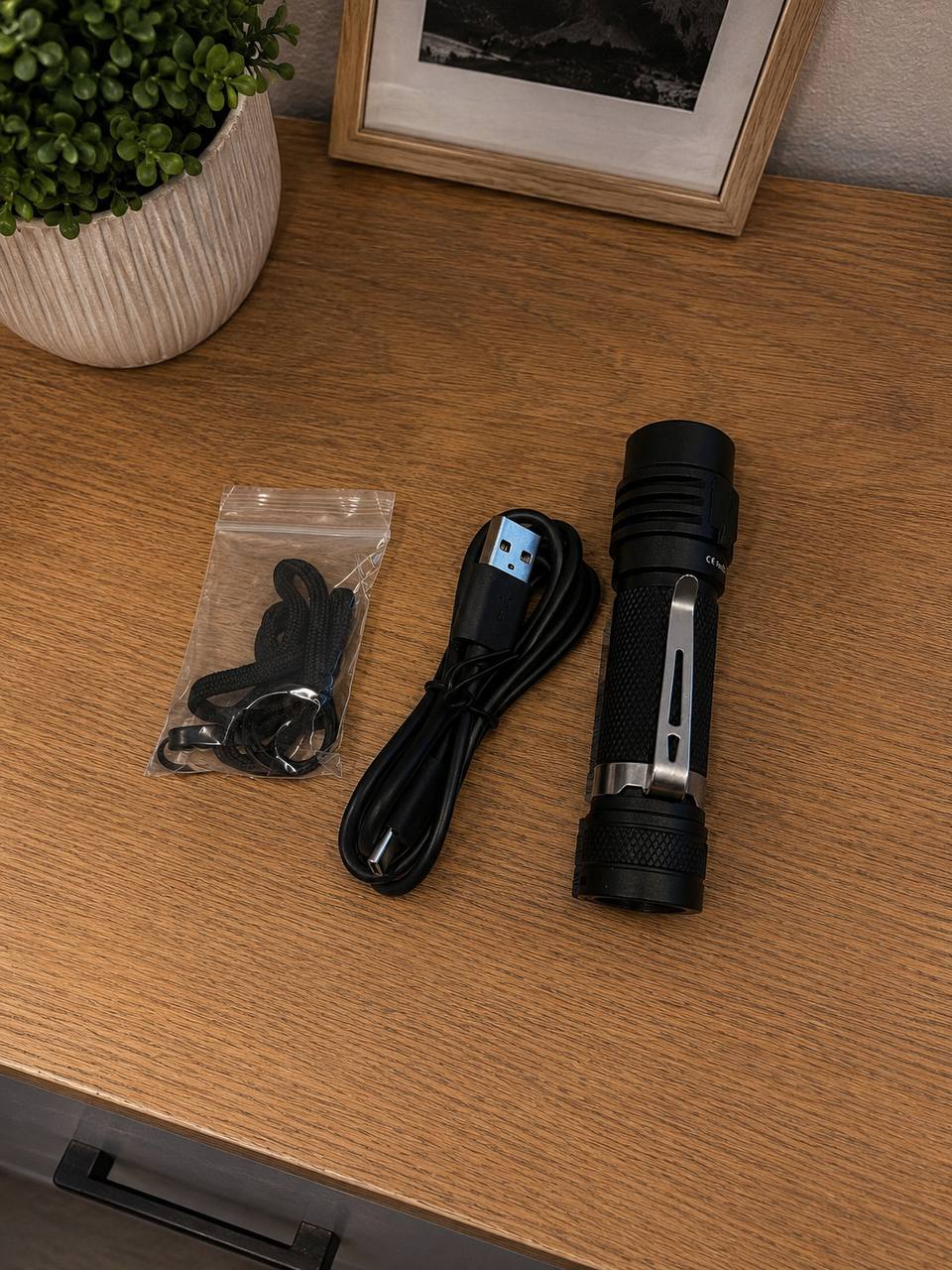 Latarka LED USB-C Akumulatorowa Mocna Wodoodporna z Klipsem