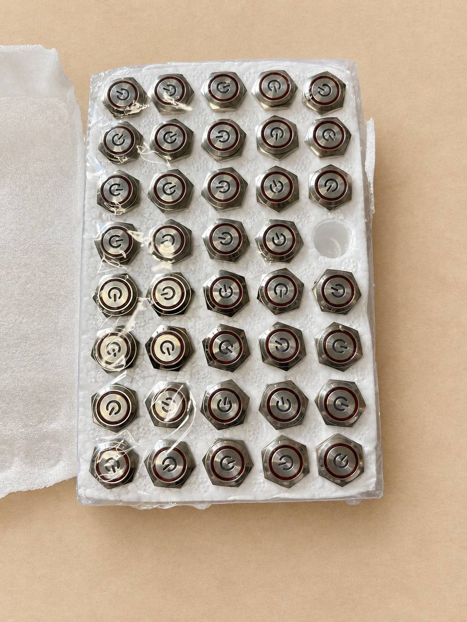 Przycisk antywandalowy metalowy z podświetleniem LED – 40 sztuk