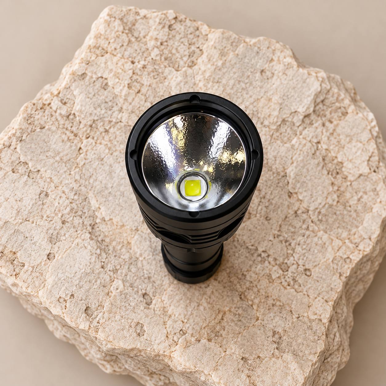 SOFIRN SD05 LED Diving Flashlight, 3000 lm, Waterproof to 100 m 3