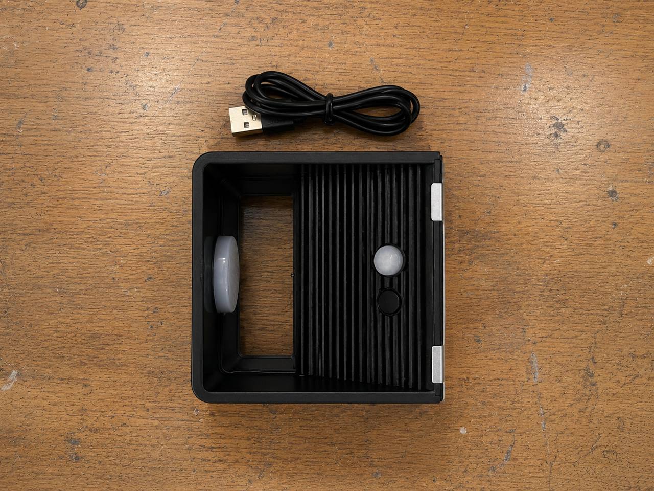 USB IP65 LED Exterior Light with Motion Sensor 3