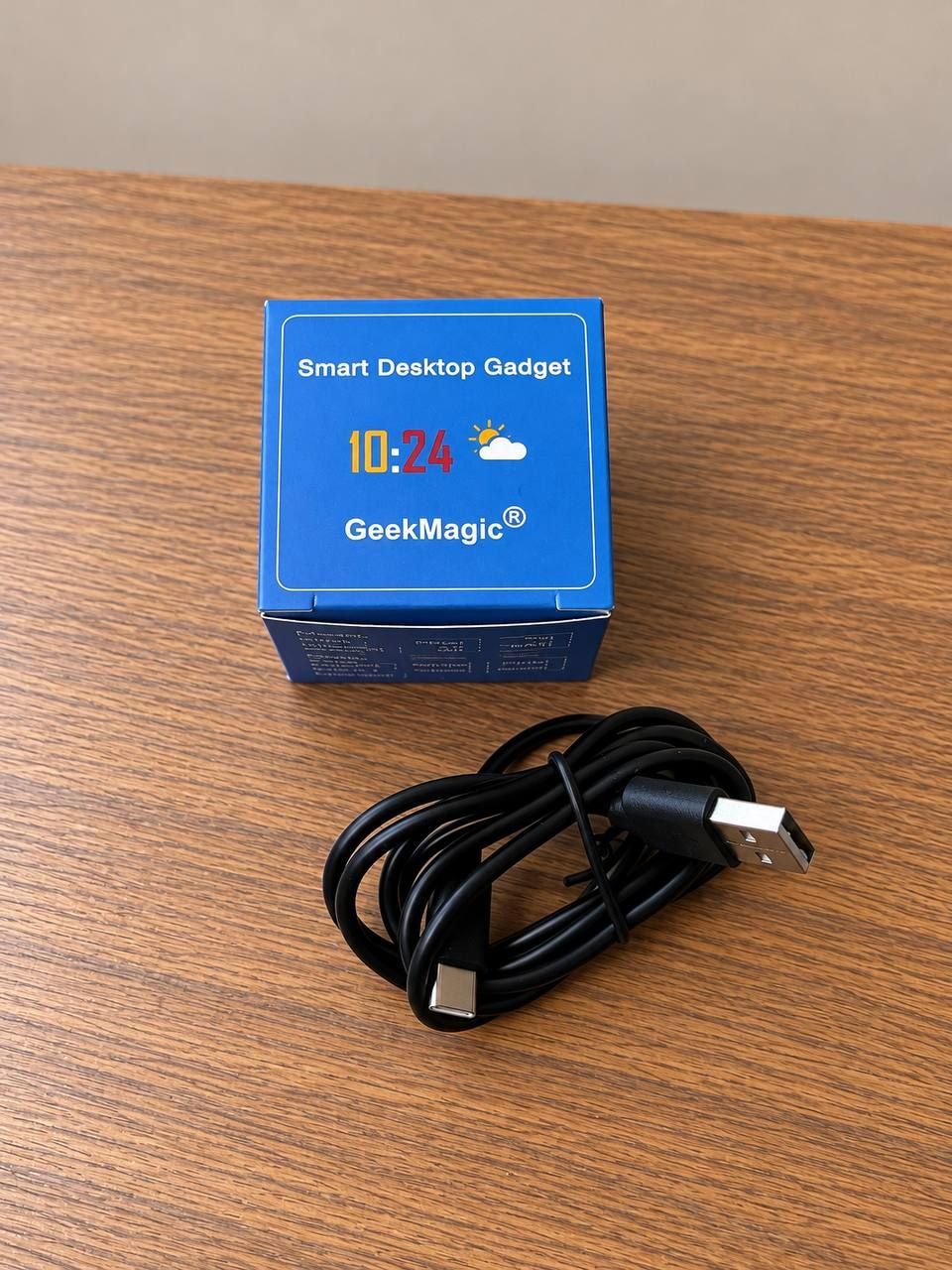 Умный настольный гаджет GeekMagic с экраном — часы и метеостанция с Wi-Fi, цифровой альбом GIF-изображений 3