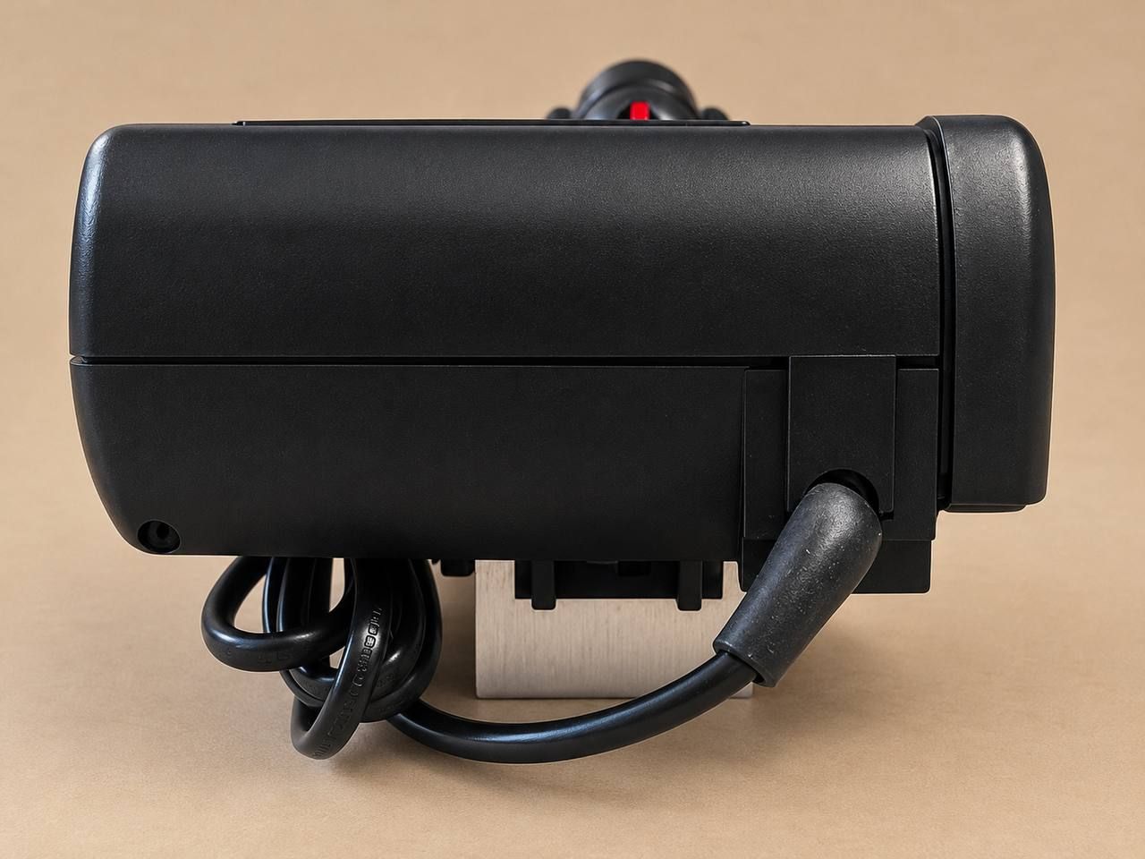 Mini wyrzynarka elektryczna 90 W do cięcia różnych materiałów 6
