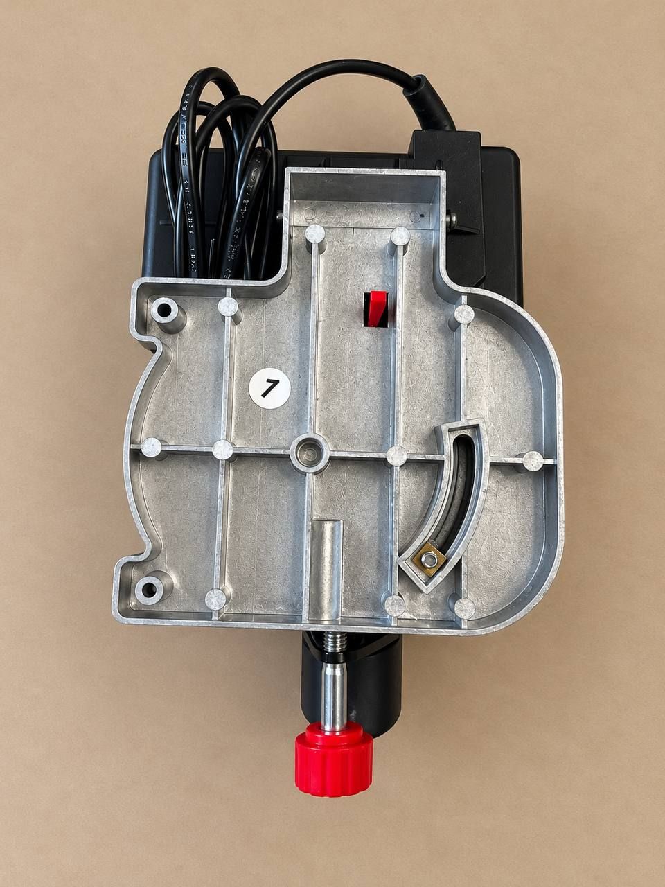 Mini wyrzynarka elektryczna 90 W do cięcia różnych materiałów 2