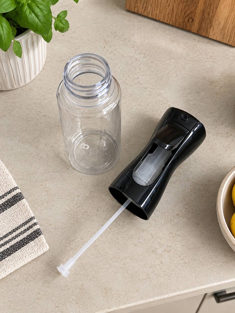 300-ml spray bottle for oil, vinegar, and liquids 3
